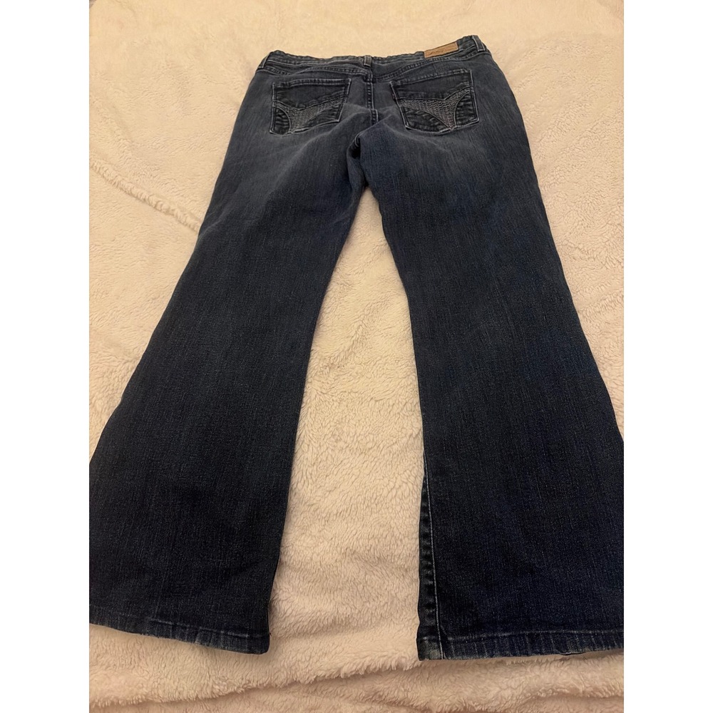 Levis Demi Curve Classic Boot Cut Jeans Dark Wash Blue Size 12/31 Womens